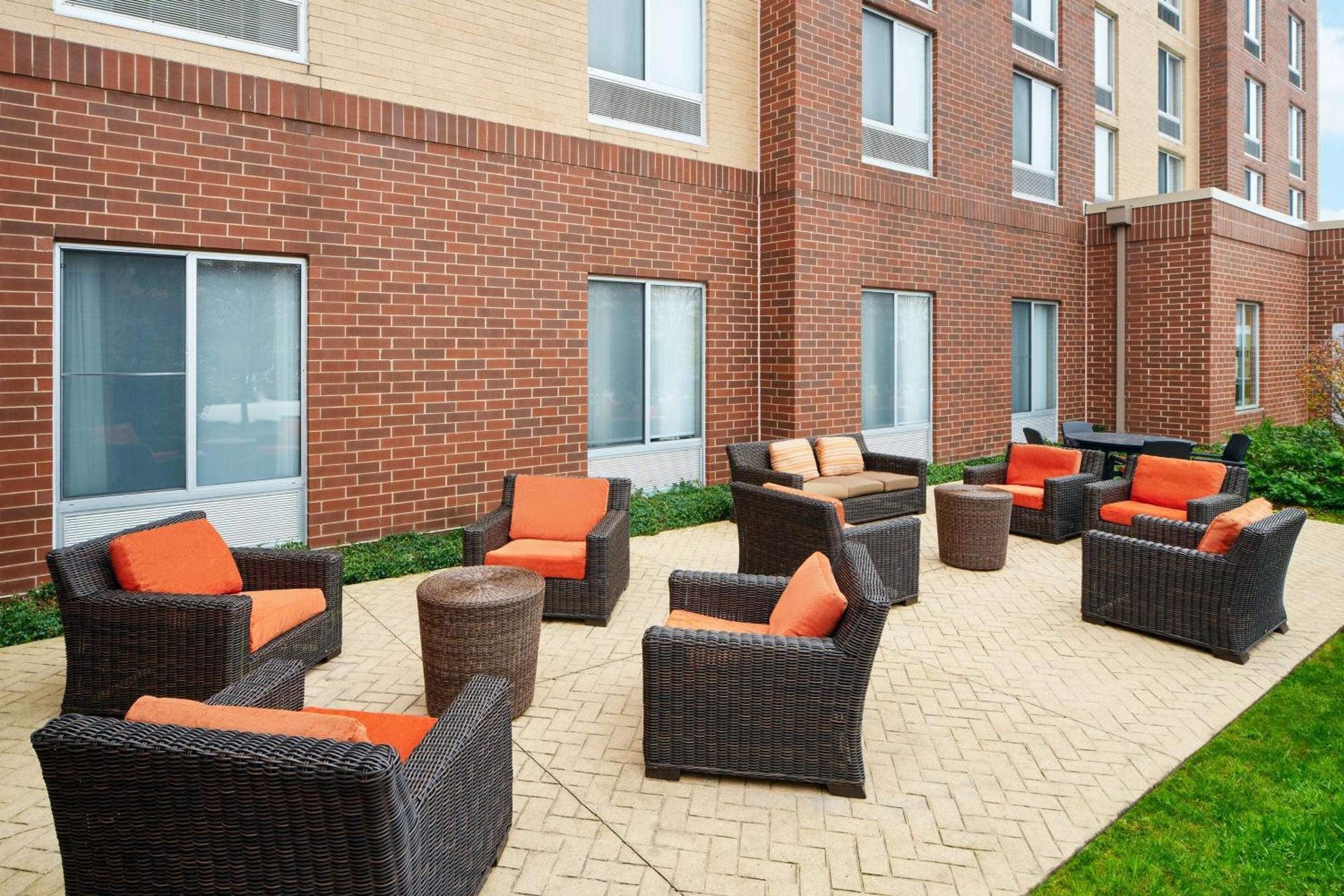 Hilton Garden Inn Schaumburg Exterior foto